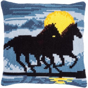 Лошади в лунном свете Набор для вышивания крестом (подушка) Vervaco PN-0171755