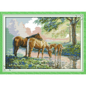 Лошади у ручья Набор для вышивания крестом с печатью на ткани