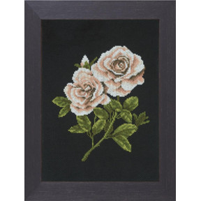 Розы на черном Набор для вышивки крестом LanArte PN-0008337