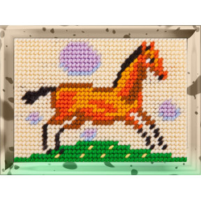 Лошадь на лугу Набор для вышивания с пряжей Bambini X-2118