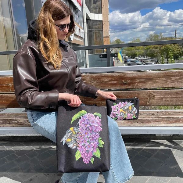 Джміль на бузку Косметичка під вишивку бісером Virena Косметичка_320 Косметичка_320 фото