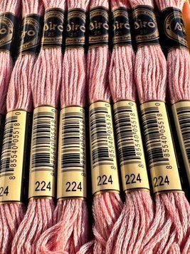 Мулине для вышивания AIRO №224 цвет Shell Pink, Very Light/Очень светлый розовый раковины 8м AIRO224 фото